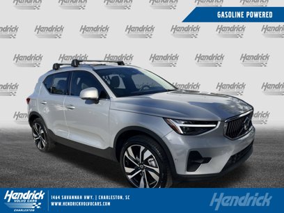 New 2025 Volvo XC40 B5 Ultra w/ Climate Package