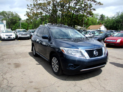 Used 2014 Nissan Pathfinder SV w/ Trailer Tow Package
