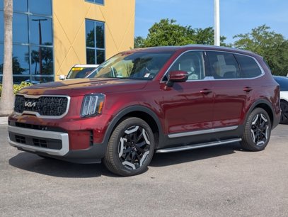 Certified 2024 Kia Telluride EX w/ EX Captain's Chair Package