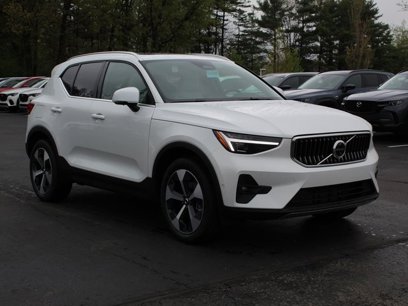 New 2025 Volvo XC40 B5 Plus w/ Protection Package Premier