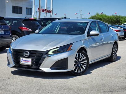 Used 2023 Nissan Altima 2.5 SV