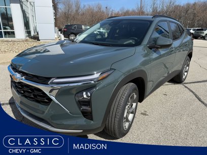 New 2025 Chevrolet Trax LT w/ Driver Confidence Package