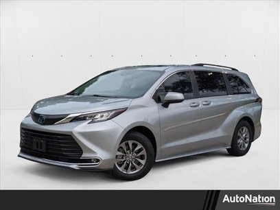 Used 2022 Toyota Sienna XLE