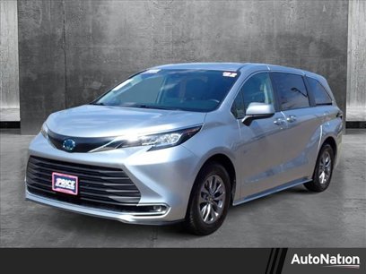 Used 2022 Toyota Sienna XLE
