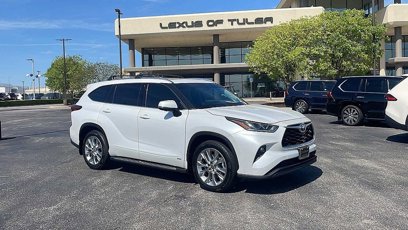 Used 2023 Toyota Highlander Limited