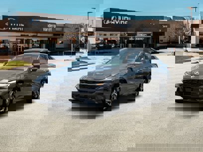 Used 2024 Hyundai Elantra SEL w/ Convenience Package
