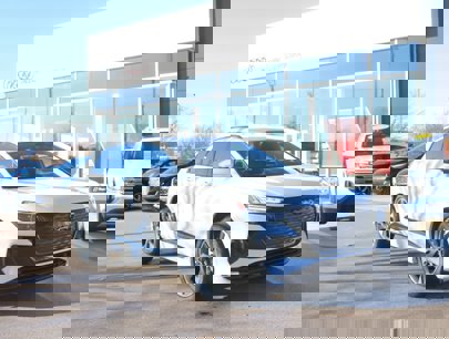 New 2025 Audi Q4 e-tron Prestige