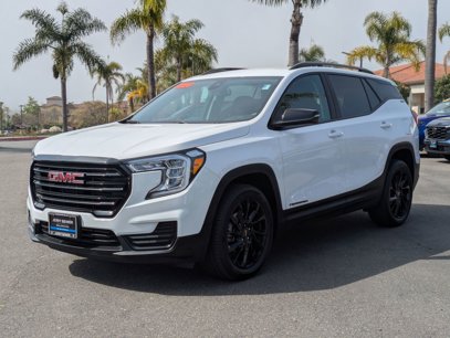 Used 2024 GMC Terrain SLE w/ Driver Convenience Package