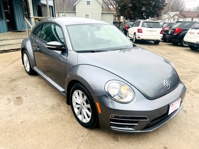 Used 2017 Volkswagen Beetle 1.8T SE