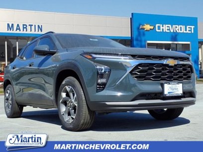 New 2025 Chevrolet Trax LT w/ Driver Confidence Package