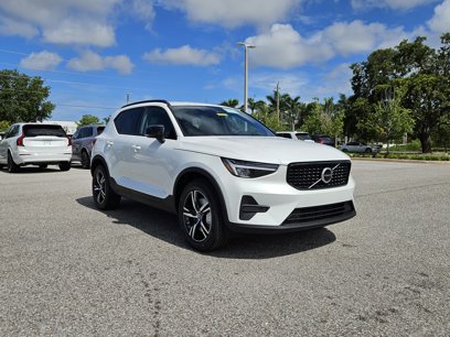 New 2026 Volvo XC40 B4 Plus