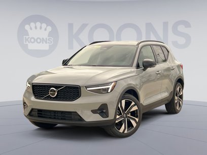 New 2025 Volvo XC40 B5 Plus w/ Protection Package Premier