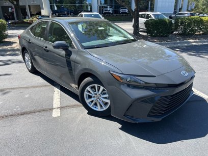 New 2025 Toyota Camry LE w/ Convenience Package