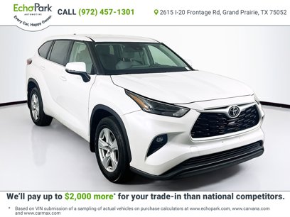 Used 2023 Toyota Highlander LE