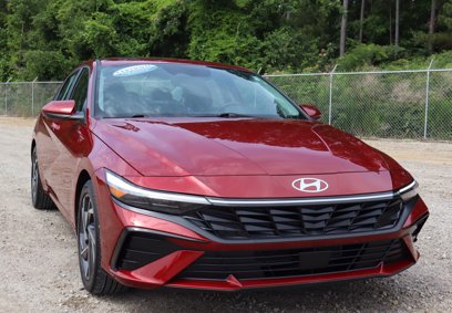 Certified 2024 Hyundai Elantra SEL w/ Convenience Package