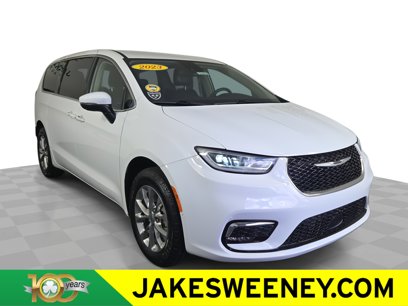Used 2023 Chrysler Pacifica Touring-L
