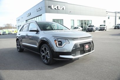 New 2025 Kia Niro SX Touring