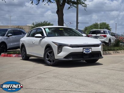 New 2025 Kia K4 LXS