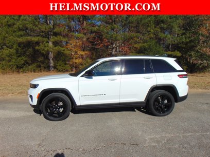 New 2025 Jeep Grand Cherokee Limited w/ Black Appearance Package