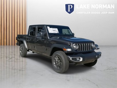 New 2025 Jeep Gladiator Sport S