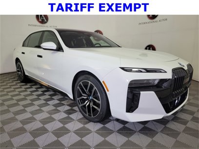 New 2025 BMW 740i xDrive w/ Premium Package