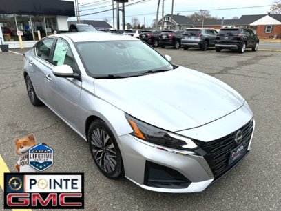 Used 2023 Nissan Altima 2.5 SV