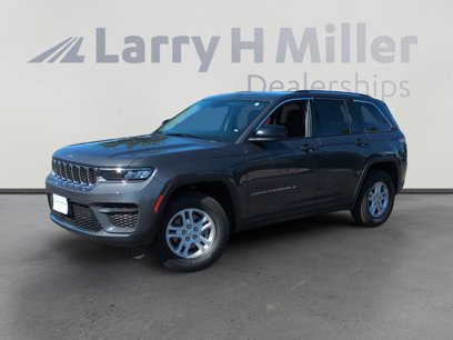 Used 2023 Jeep Grand Cherokee Laredo