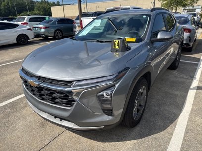 Used 2024 Chevrolet Trax LT w/ Driver Confidence Package