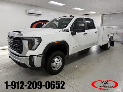 New 2025 GMC Sierra 3500 Pro w/ Convenience Package
