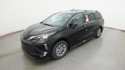 New 2025 Toyota Sienna XLE