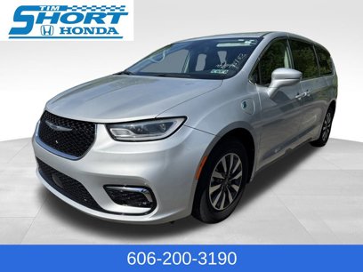 Used 2022 Chrysler Pacifica Touring-L