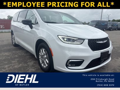 New 2025 Chrysler Pacifica Select