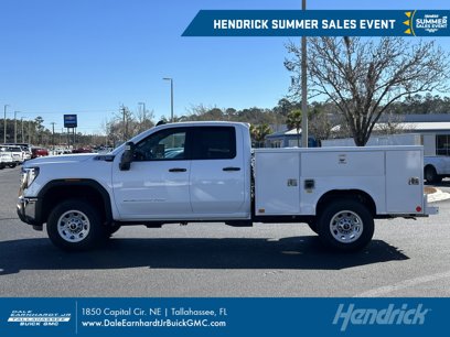 New 2024 GMC Sierra 3500 Pro w/ Convenience Package