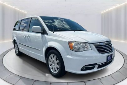 Used 2016 Chrysler Town & Country Touring