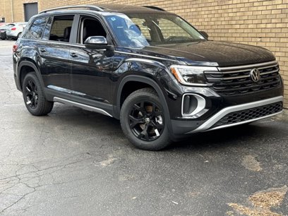 New 2025 Volkswagen Atlas Peak Edition SE