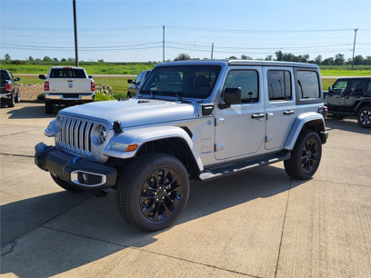 New 2022 Jeep Wrangler Unlimited Sahara w/ Cold Weather Group
