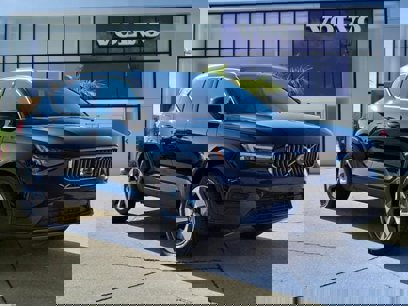 New 2025 Volvo XC40 B5 Core