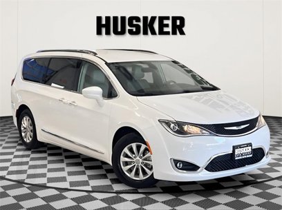 Used 2018 Chrysler Pacifica Touring-L w/ Premium Audio Group