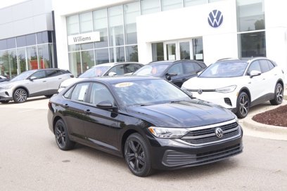 Used 2022 Volkswagen Jetta SE w/ Panoramic Sunroof Package