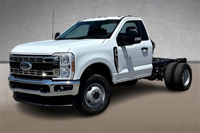 New 2025 Ford F350 XL w/ XL Chrome Package