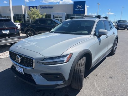 New 2025 Volvo V60 B5 Cross Country Plus w/ Protection Package Premier