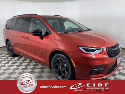 New 2025 Chrysler Pacifica Premium