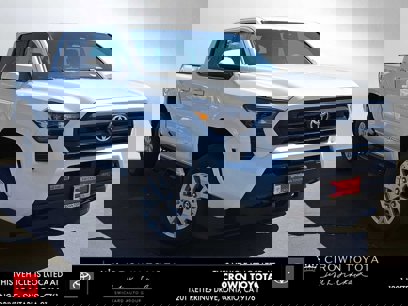 New 2025 Toyota Tacoma SR5