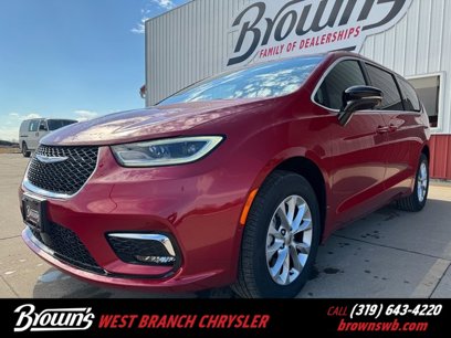 New 2025 Chrysler Pacifica Select