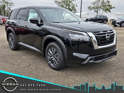 New 2025 Nissan Pathfinder S