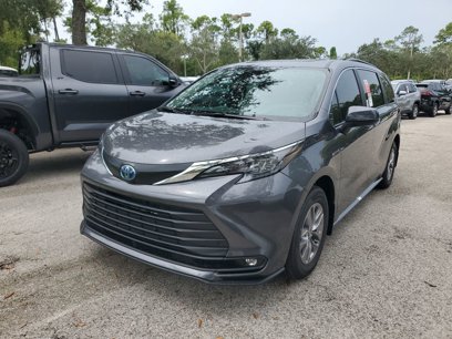 New 2025 Toyota Sienna XLE