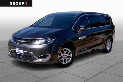 Used 2020 Chrysler Pacifica Touring w/ Advanced Safetytec Group
