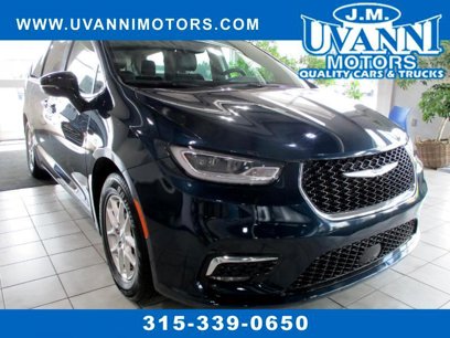 Used 2024 Chrysler Pacifica Touring-L