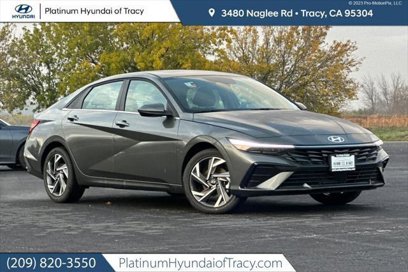 New 2025 Hyundai Elantra SEL