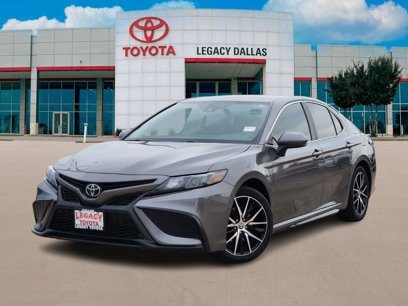 Used 2021 Toyota Camry SE w/ Carpet Mat Package (TMS)